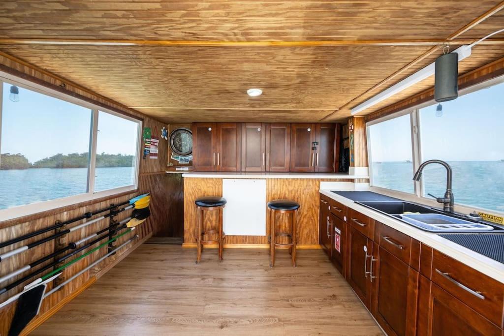 Beautiful Houseboat In Key West Hotel Buitenkant foto